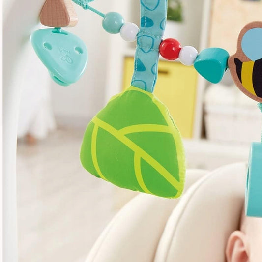HAPE drewniana zawieszka łańcuch do wózka TRZMIEL 39,5 cm – zdjęcie produktu 2