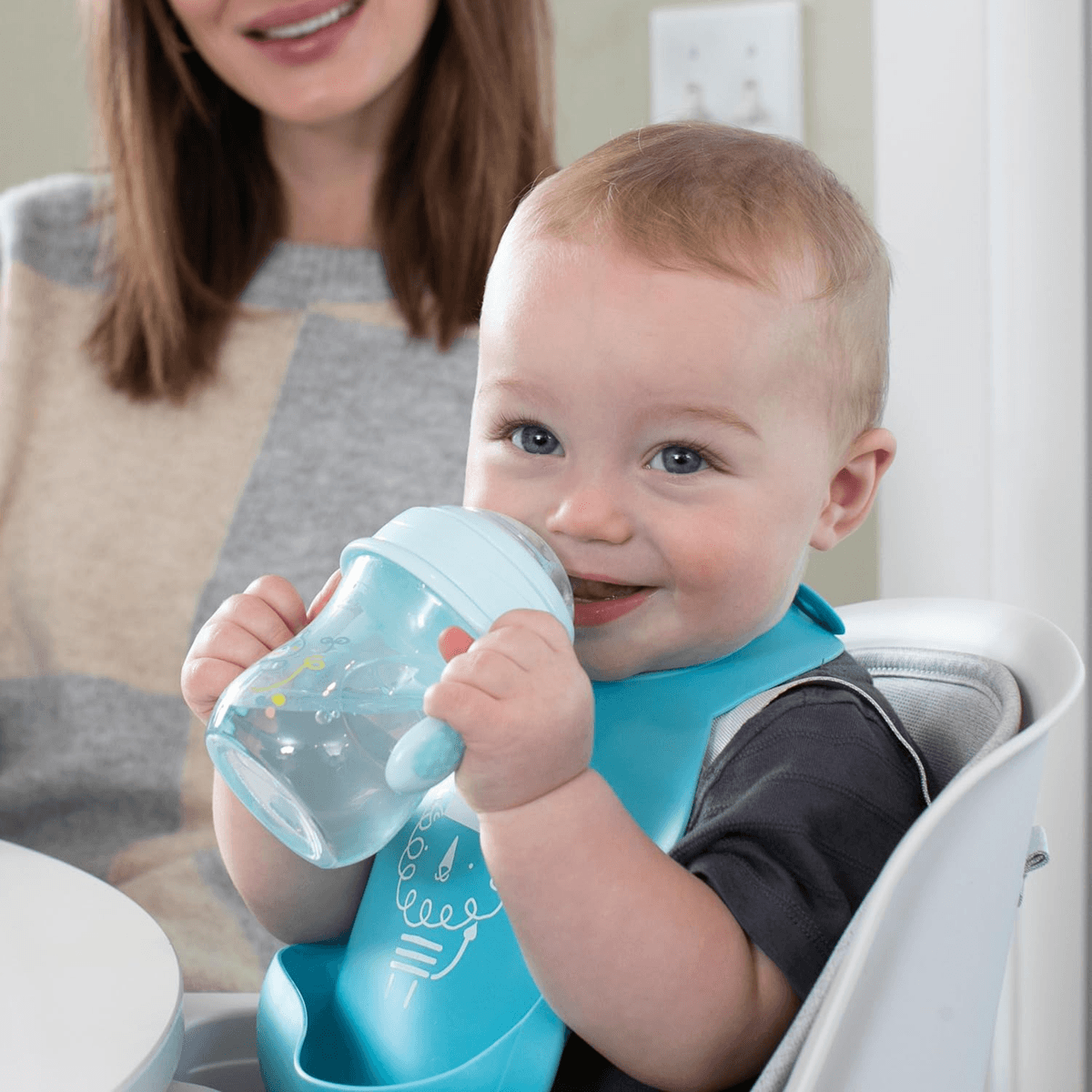 CHICCO Transition Cup kubek niekapek z ustnikiem i uchwytami 200 ml 4 m+