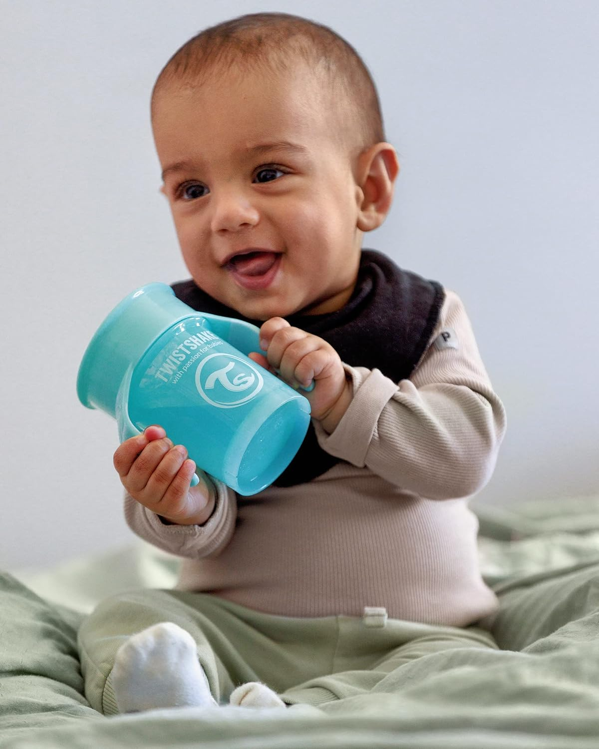 TWISTSHAKE kubek niekapek 360 stopni 230 ml 6 m+