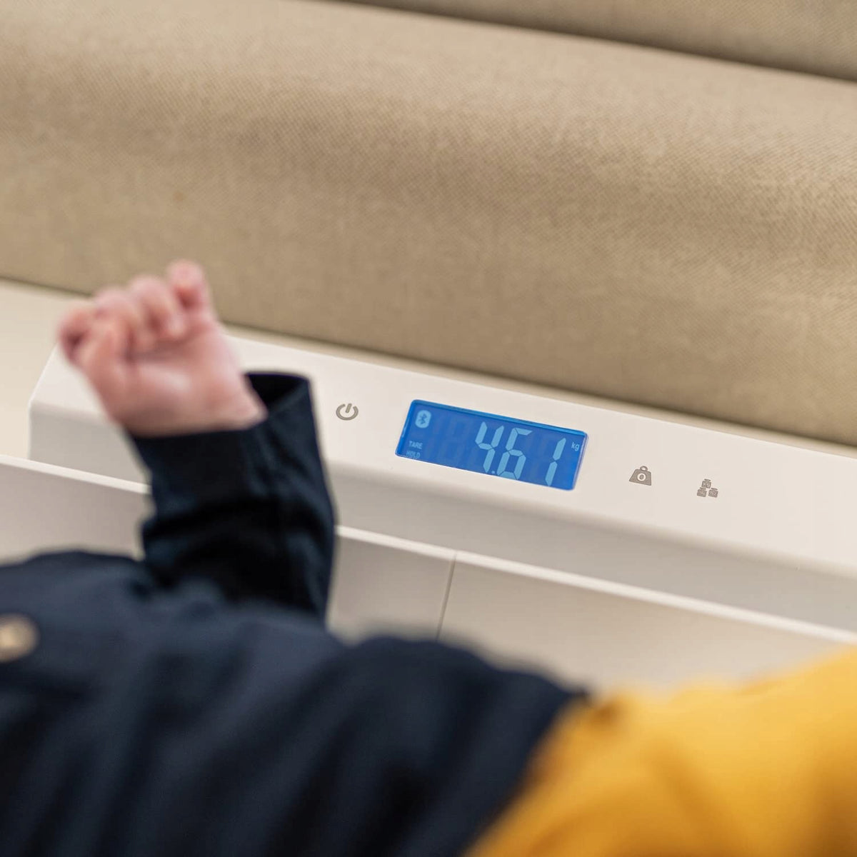 SUAVINEX 2w1 waga cyfrowa i pomiar wzrostu, biała waga dla niemowląt z pomiarem 4,61 kg