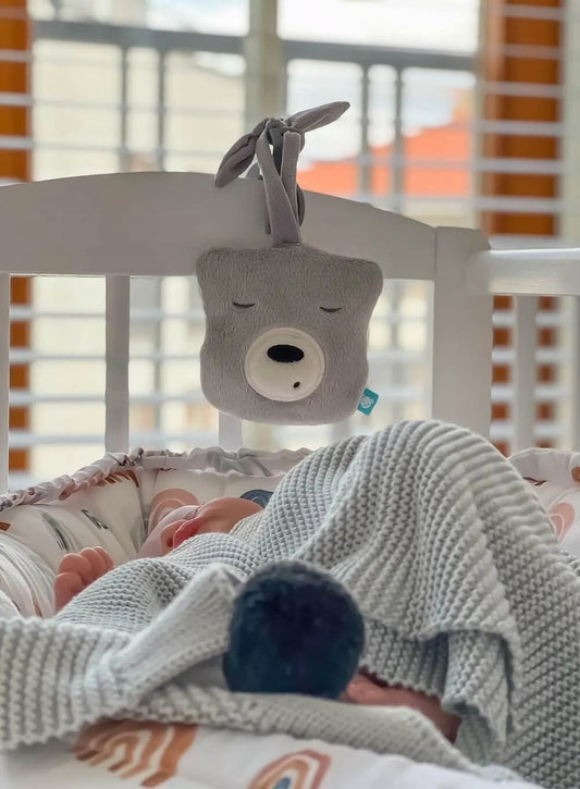 MyHummy SZUMIŚ babakocsihoz, kiságyhoz akasztható Mini Maci 25 cm