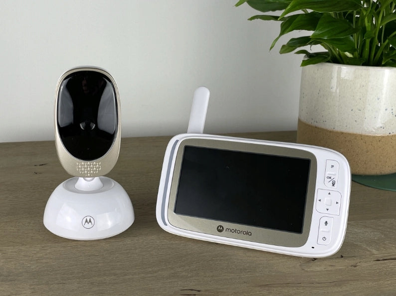MOTOROLA VM85 Connect niania elektroniczna 5" FHSS, biały zestaw z kamerą i monitorem 5" LCD