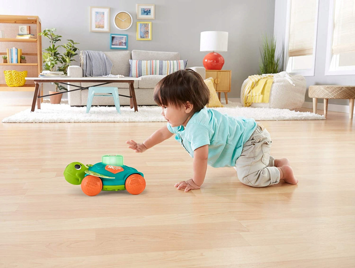 FISHER-PRICE GXK35 interaktywny żółw j.niemiecki, zabawka dla niemowląt do raczkowania, zielony, 24,5 cm