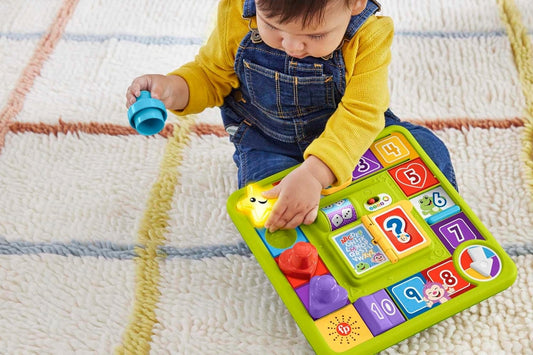 FISHER-PRICE HRB74 interaktívna herná doska 40 zvukov NEMECKÝ JAZYK
