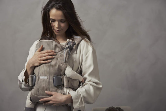 BABYBJÖRN ONE AIR ergonomikus babahordozó 3,5-15 kg AIRY MESH