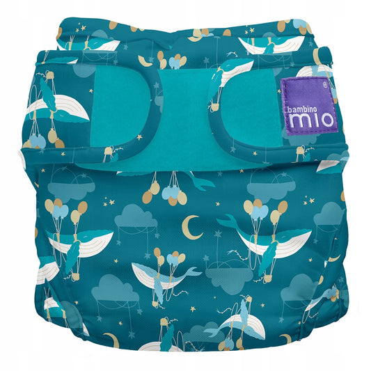 BAMBINO MIO otulacz na pieluchę <9kg niebieski z żyrafami, wielorazowy otulacz z podwójnymi gumkami