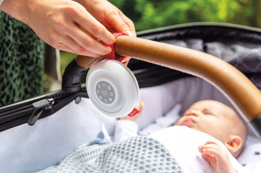 ZAZU Suzy kompakt hordozható baba nyugtató zenélővel, 6 hanggal