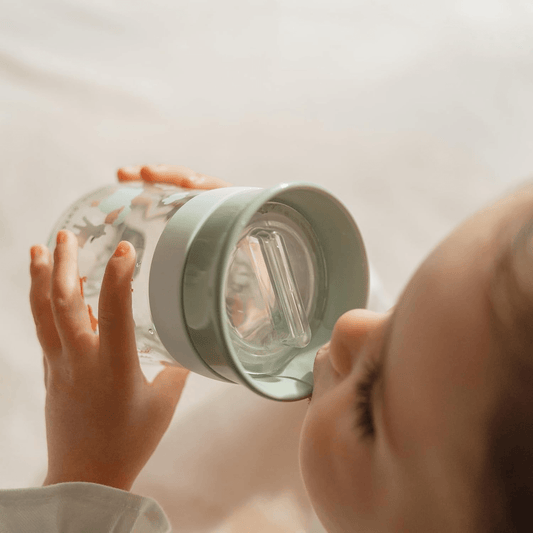 MEPAL Trainer Cup kubek niekapek ustnik 360 stopni 300 ml 9 m+ zielony, bez BPA, z dzieckiem pijącym