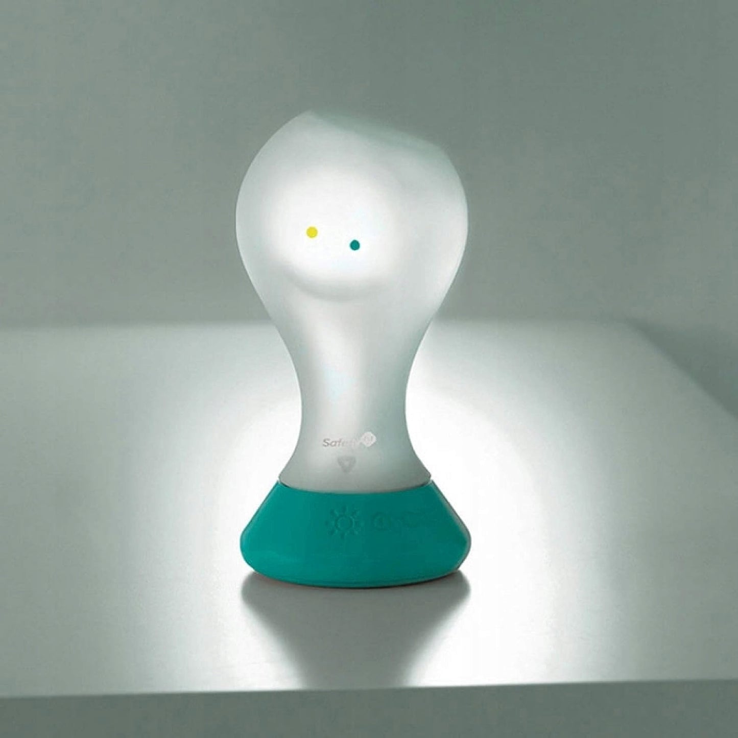 BEBE CONFORT Luluportable night light and torchage 0 +colour white and greendimensions 7 x 7 x 13 cmUSB power
