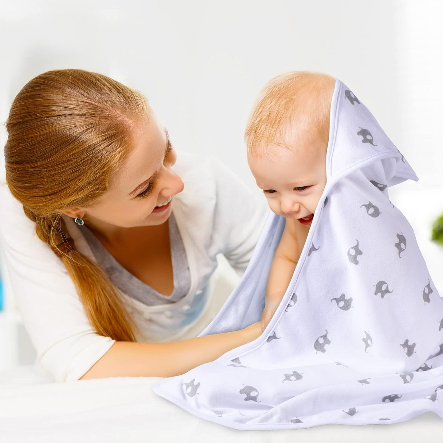 MOMCOZY kapucnis törölköző x2 76x76 +6 db 24x24-es mosdókendő