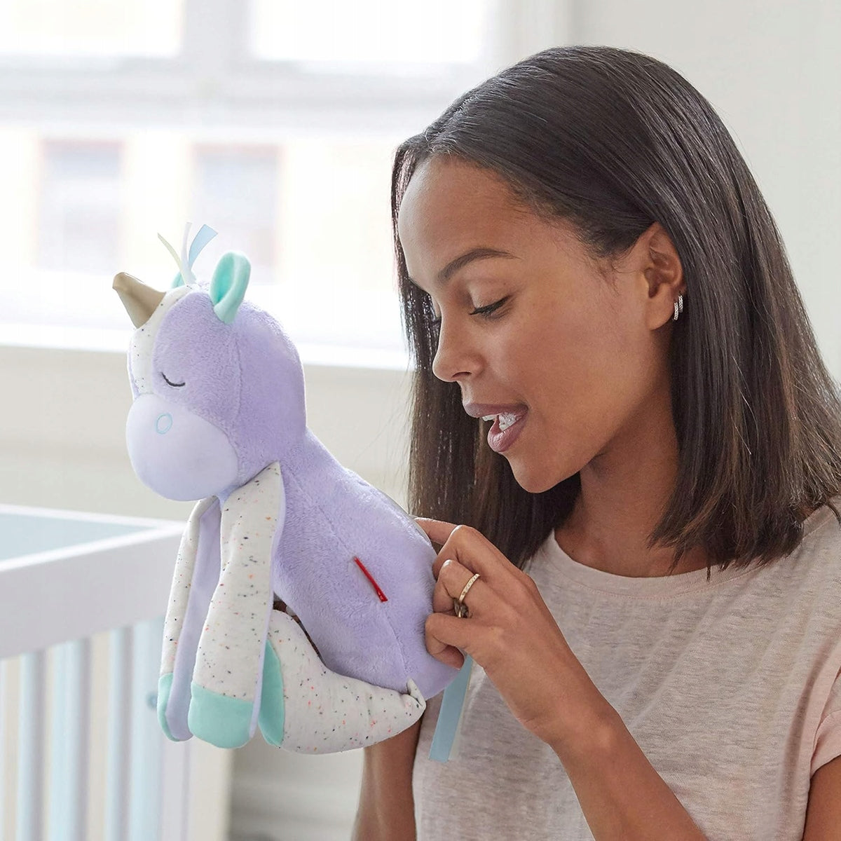 SKIP HOP interaktives Einhorn mit Weinsensor und Sprachaufnahmefunktion