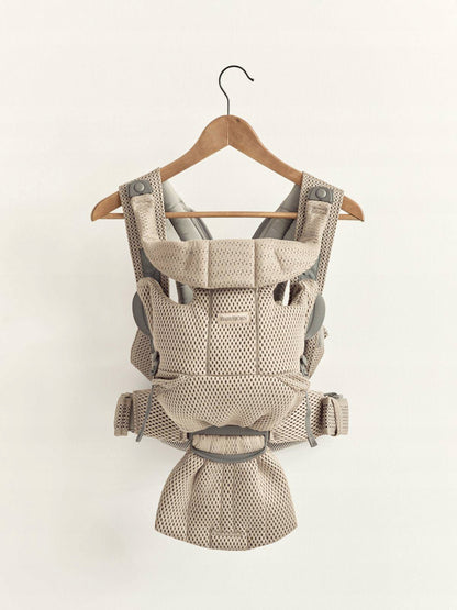 BABYBJORN Move Airy Mesh nosidełko ergonomiczne 3,5-12kg w kolorze beżowym, przewiewne nosidełko dla dziecka