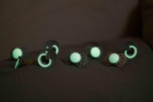 BIBS SUPREME GLOW smoczki uspokajające silikon 6msc+ SYMETRYCZNE