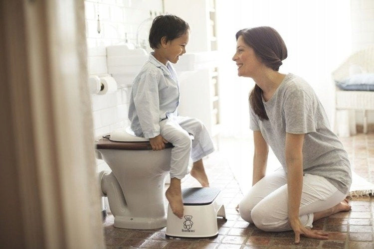 BABYBJORN adjustable toilet seat with a 12 x 18.5 cm opening