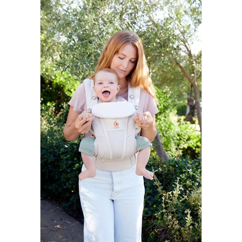 ERGOBABY OMNI BREEZE nosidełko ergonomiczne, wygodne noszenie dziecka od urodzenia na świeżym powietrzu