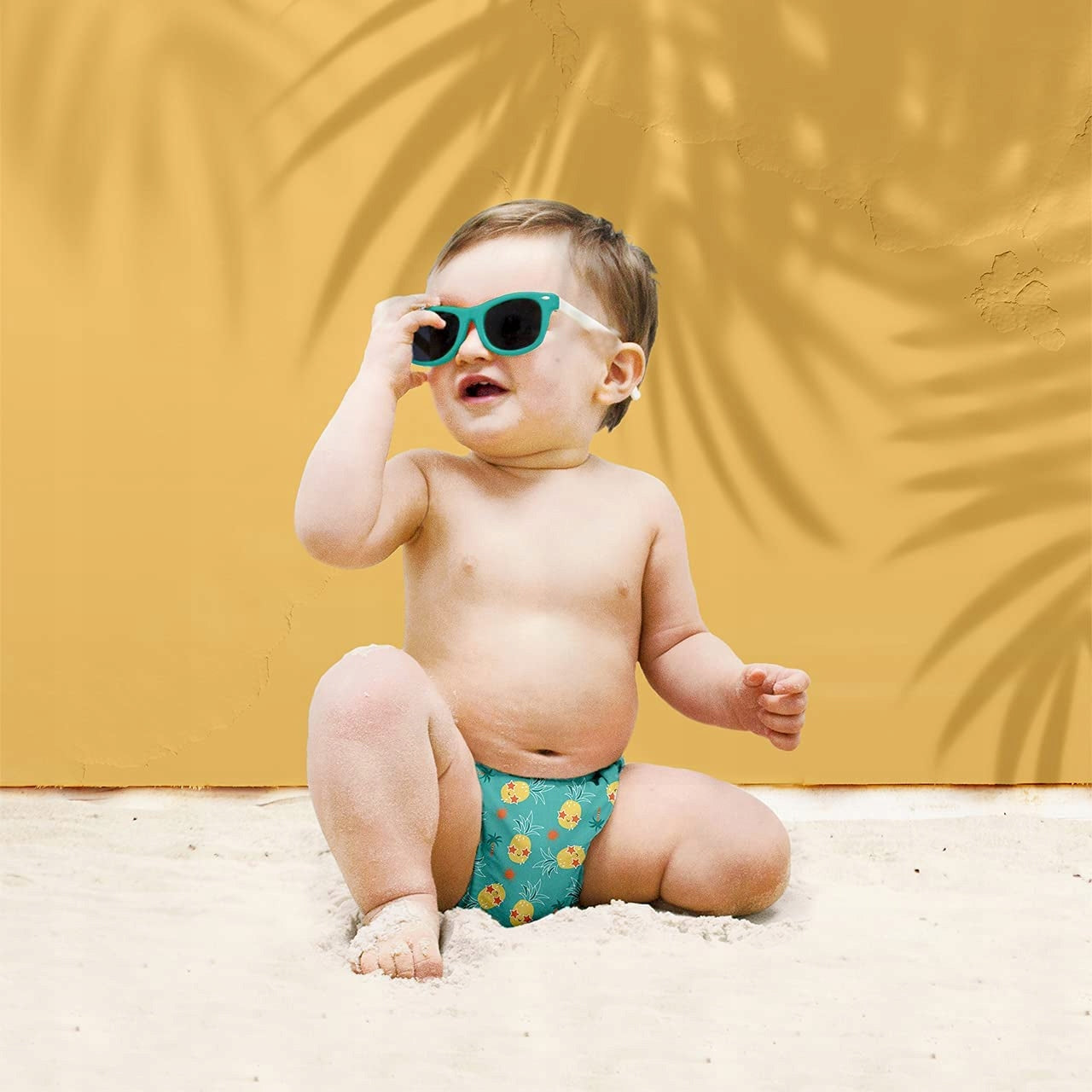 BAMBINO MIOswimming nappyAge: 6-12 monthsWeight: 7-9 kgWashing: up to 40 deg. Do not use chlorine bleach. Can
