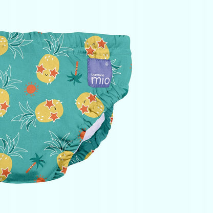 BAMBINO MIOswimming nappyAge: 6-12 monthsWeight: 7-9 kgWashing: up to 40 deg. Do not use chlorine bleach. Can