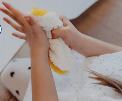WASCHIES dwie hipoalergiczne myjki do mycia niemowląt + silikonowe etui "N