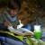 HABA Terra Kids przenośna lampa LED z uchwytami i schowkiem 8,5 x 19 cm
