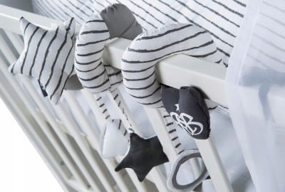 ROBA Rock Star Baby spirala z grzechotką i lusterkiem do wózka łóżeczka "O