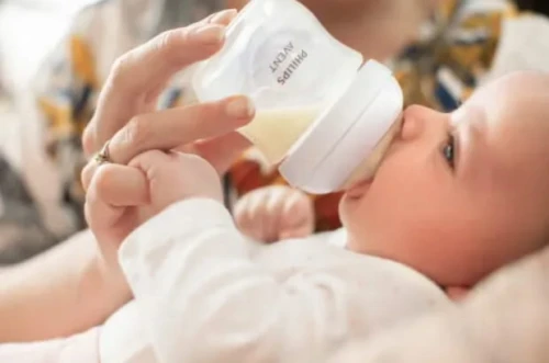 PHILIPS AVENT Natural RESPONSE smoczki 1m+ x2 "N